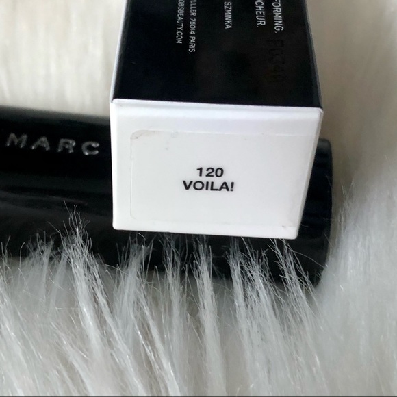 Marc Jacobs Lip Gel Lipstick | Shade: 120 Viola - Picture 3 of 3